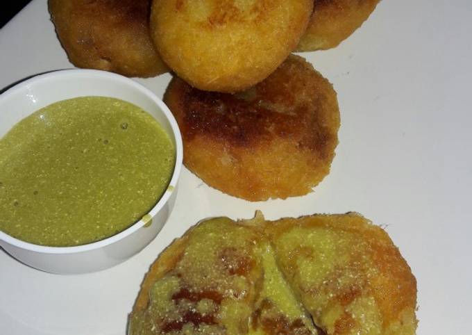 Kue singkong goreng / jemblem