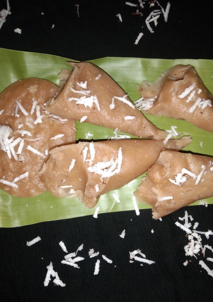 கோன் கொழுக்கட்டை (cone kolukkattai recipe in tamil) செய்முறை முக்கிய புகைப்படம்
