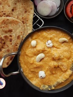 ખોયા કાજુ (Khoya Kaju Recipe In Gujarati) રેસીપી મુખ્ય ફોટો