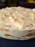 Tarta de bizcochos con fruta