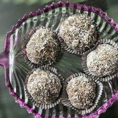 A picture of No Bake - Oatmeal Energy Balls.