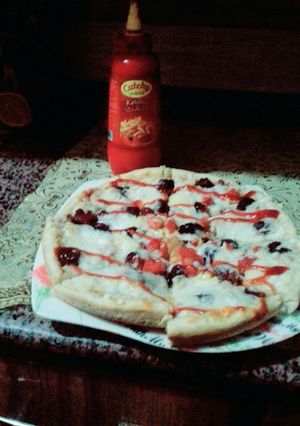 صورة لوصفة بيتزا بالسجق الشرقي