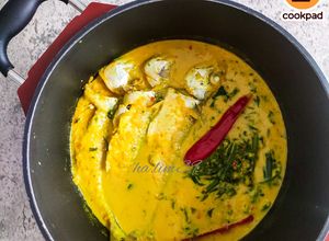 Gambar Gulai Kuning Ikan Kembung Bersama Pucuk Paku