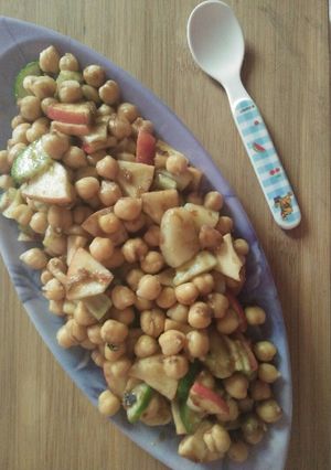 A picture of Chickpea salad.
