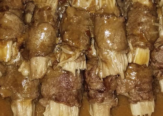 Enoki mushrooms beef rolls with satay sauce