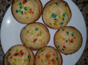 Una foto de Cup cake de mostacilla de colores.......🇨🇱🇩🇴