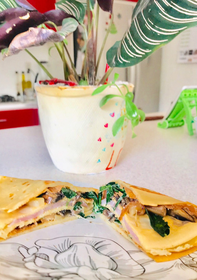 Una foto de Crepas de atún ahumado