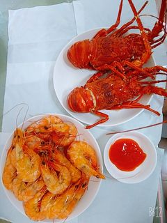 Hình của món Tôm hùm hấp bia sả.