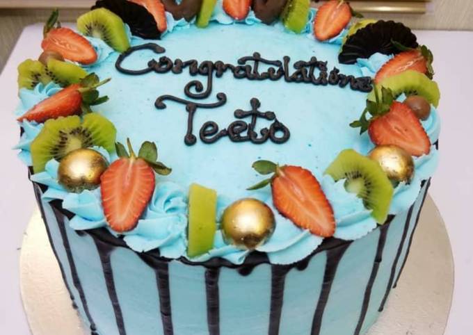 Recipe of Homemade Chocolate cake with strewberry toppings