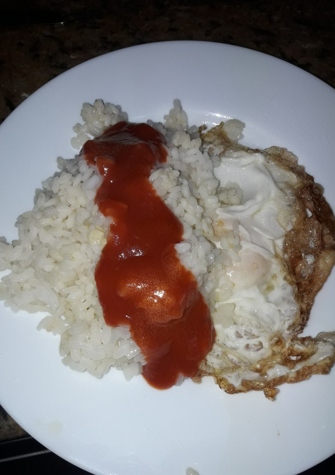 Una foto de Arroz blanco con huevos