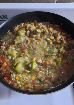 Una foto de Arroz integral con Masala, zucchini y verduras deshidratadas