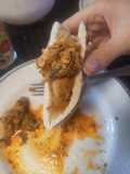 Relleno de pan de pita. Pollo al estilo gyros