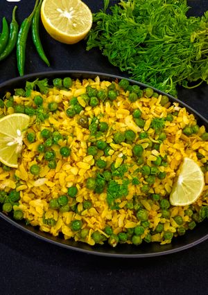 बनारसी चूड़ा मटर : सर्दियों का झटपट नाश्ता रेसिपी मुख्य फोटो