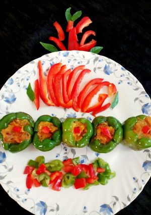 A picture of Stuffed capsicum.