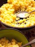 Arroz con huevo estilo chino