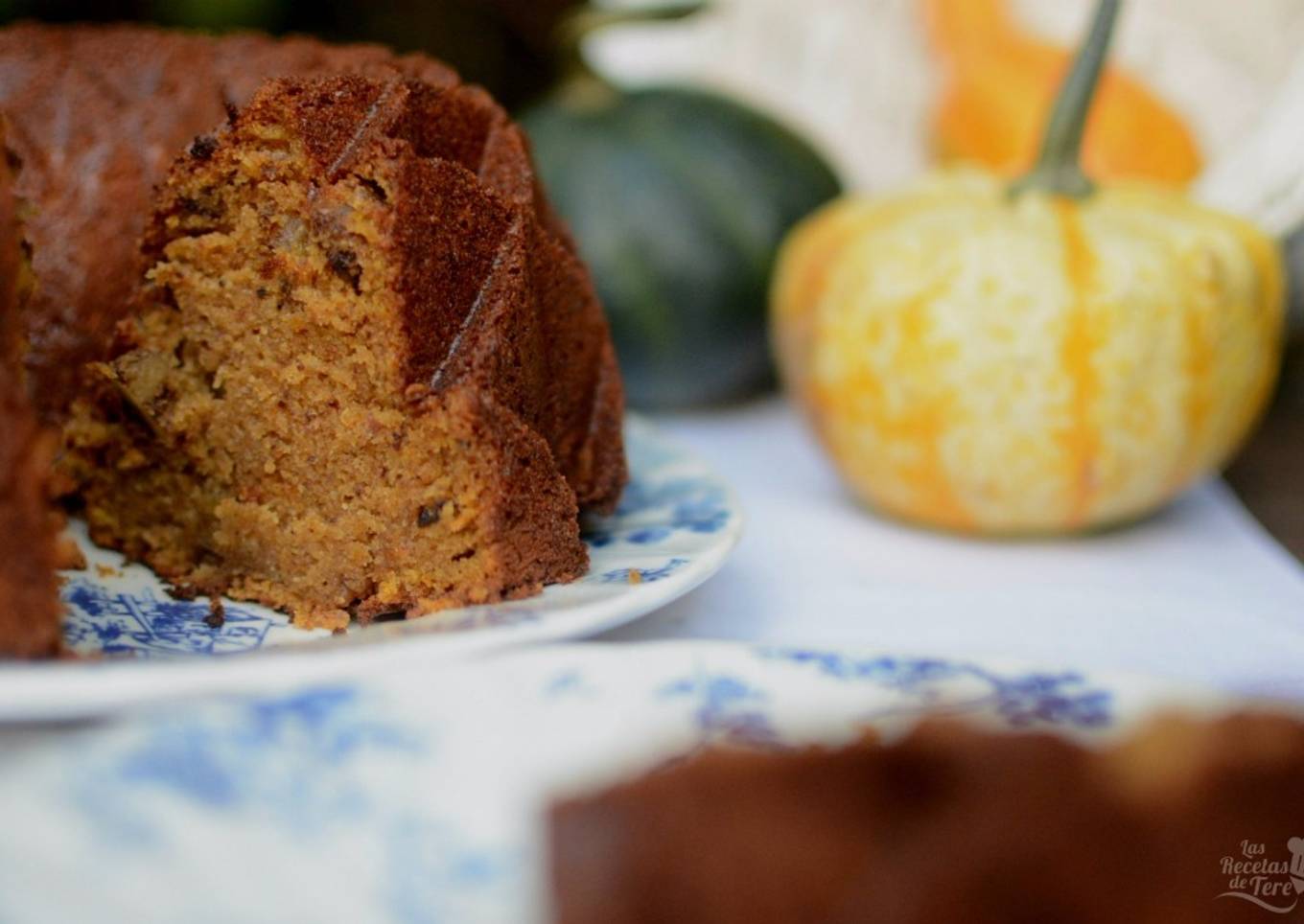 Bundt cake de calabaza y plátano macho maduro