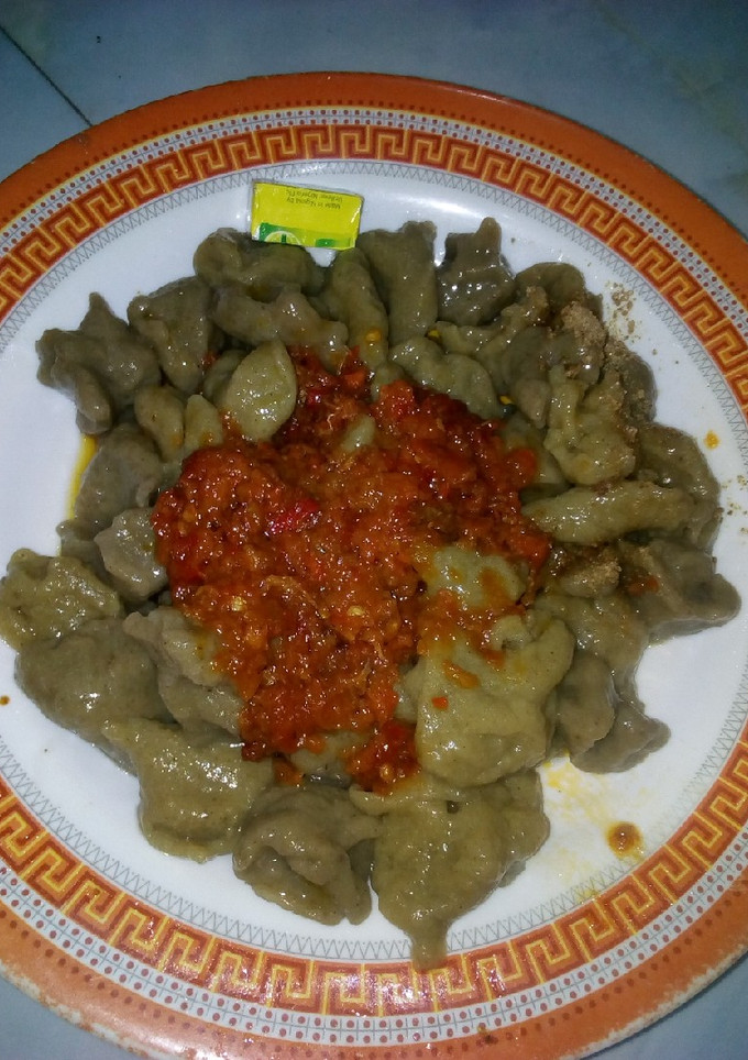 A picture of Danwake/beans dumpling.