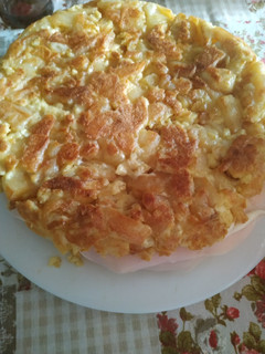 Una foto de Tortilla rellena de pavo y mahonesa