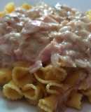 Salsa de crema de leche y jamón