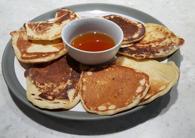 Scotch Pancakes with Warm Maple Syrup