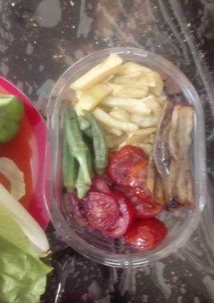عکسی از دستور بادمجان و بامیه و گوجه سرخ کرده