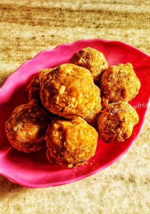 A picture of Atta Ladoo.