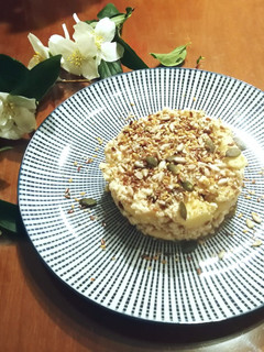 Una foto de Mezcla de requesón con manzana y dátiles para el desayuno