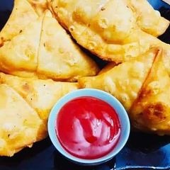 A picture of Homemade Aloo samosy.