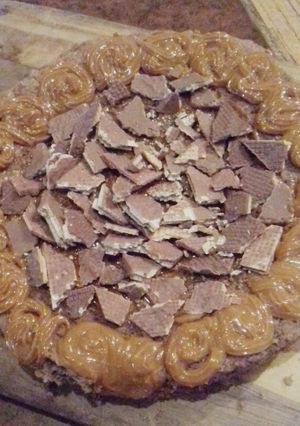 Una foto de Torta de chocolate y dulce de leche. Súper fácil!!! 🍫☕