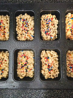 A picture of Sprinkle Marshmallow Krispy Treats.