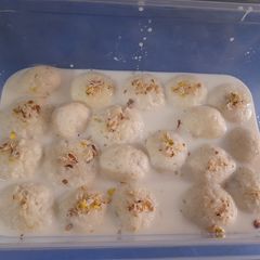 A picture of Rasmalai.