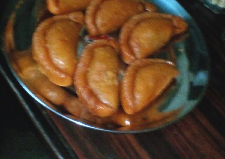 Khoya ki meethi Gujiya