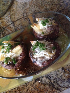 Una foto de Champiñones rellenos con pasta al gratín