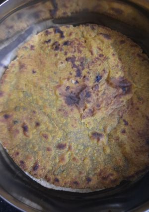 બાજરા ના થેપલા (Bajra Thepla Recipe In Gujarati) રેસીપી મુખ્ય ફોટો
