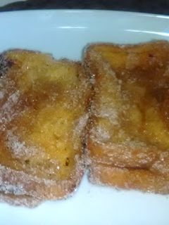 Una foto de Torrijas rellenas de natillas de chocolate