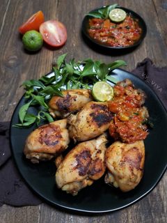 Foto resep AYAM BAKAR BUMBU RUJAK Siram Sambal Kemangi