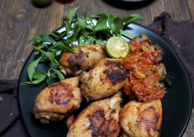 AYAM BAKAR BUMBU RUJAK Siram Sambal Kemangi