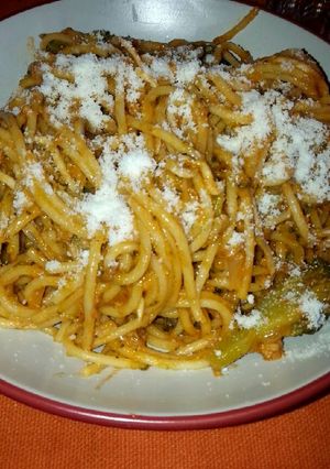 Foto principal de Espaguetis con gulas y atún
