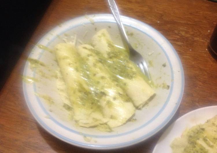 Enchiladas verdes