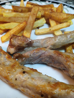 Una foto de Lagartito ibérico con patatas 🦎