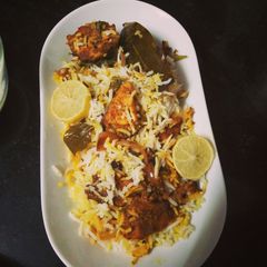 A picture of Chicken tikka biryani.
