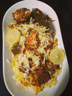 A picture of Chicken tikka biryani.