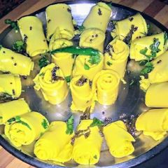 A picture of Gujrati khandavi.