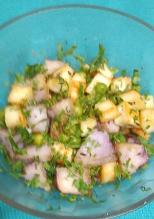A picture of Purple Yam, Paneer & Green Peas Chat.
