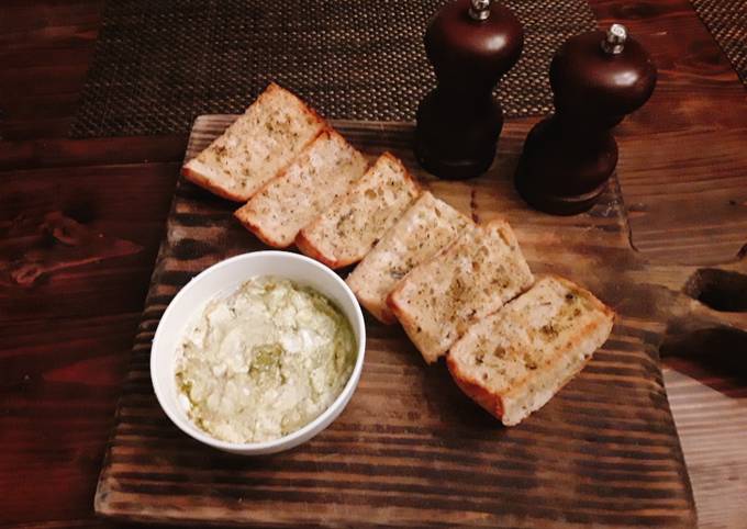 Recipe of Ultimate Toasted onion poppy ciabatta bread with goat cheese and pesto