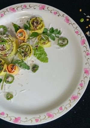 A picture of Stuffed Moong dal Khandvi.