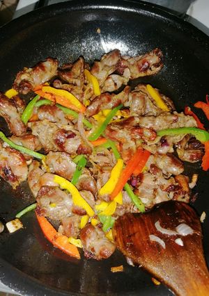 A picture of Stir fry gizzards.