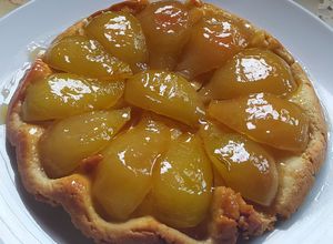 Una foto de Tarta Tatin De Peras En Sartén Y Horno  Eléctrico