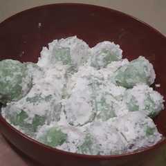 รูปของ 201. Mochi isi kacang (lembut, kenyal, tidak alot)