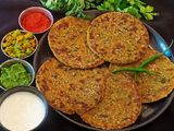 મેથી બાજરી ના ઢેબરા (Methi Bajri Dhebra Recipe In Gujarati)